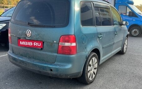 Volkswagen Touran III, 2005 год, 450 000 рублей, 6 фотография