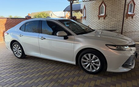 Toyota Camry, 2019 год, 2 400 000 рублей, 1 фотография