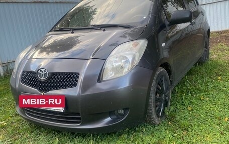 Toyota Yaris III рестайлинг, 2007 год, 540 000 рублей, 2 фотография