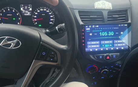 Hyundai Solaris II рестайлинг, 2015 год, 777 000 рублей, 5 фотография