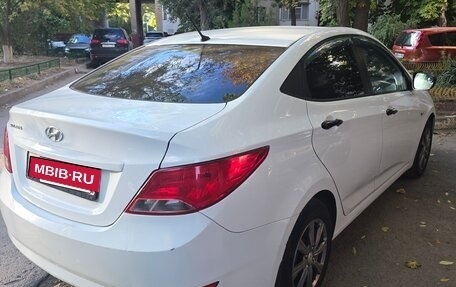 Hyundai Solaris II рестайлинг, 2015 год, 777 000 рублей, 4 фотография