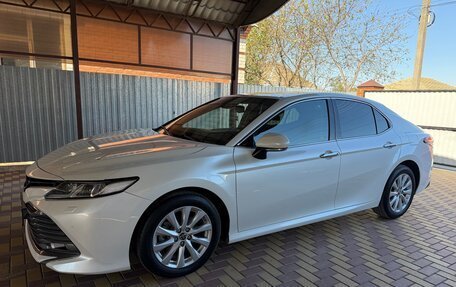 Toyota Camry, 2019 год, 2 400 000 рублей, 2 фотография