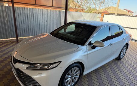 Toyota Camry, 2019 год, 2 400 000 рублей, 4 фотография