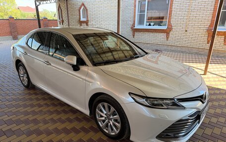 Toyota Camry, 2019 год, 2 400 000 рублей, 10 фотография