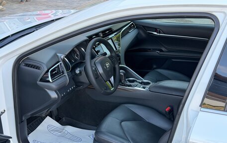 Toyota Camry, 2019 год, 2 400 000 рублей, 14 фотография