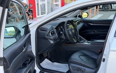 Toyota Camry, 2019 год, 2 400 000 рублей, 17 фотография