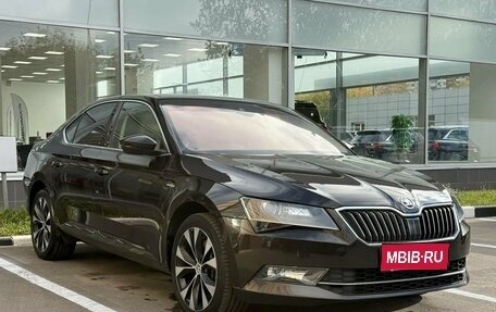 Skoda Superb III рестайлинг, 2016 год, 2 150 000 рублей, 1 фотография