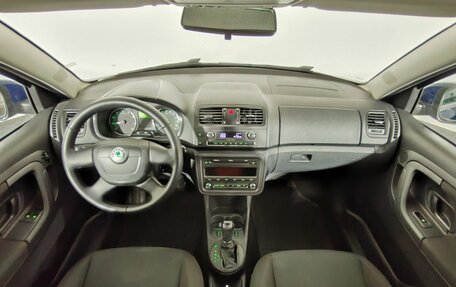 Skoda Fabia II, 2011 год, 650 000 рублей, 10 фотография