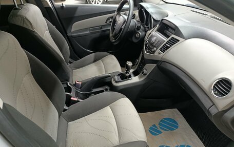 Chevrolet Cruze II, 2011 год, 720 000 рублей, 16 фотография
