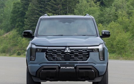 Mitsubishi Pajero IV, 2026 год, 8 421 000 рублей, 3 фотография