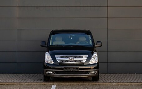 Hyundai Grand Starex Grand Starex I рестайлинг 2, 2012 год, 1 995 000 рублей, 2 фотография