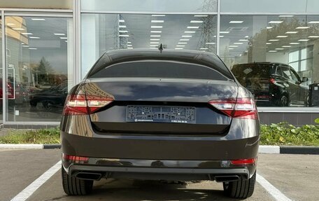 Skoda Superb III рестайлинг, 2016 год, 2 150 000 рублей, 4 фотография