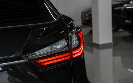 Lexus RX IV рестайлинг, 2017 год, 3 700 000 рублей, 9 фотография