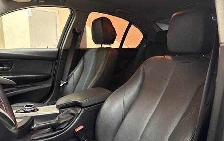 BMW 3 серия, 2013 год, 1 400 000 рублей, 24 фотография