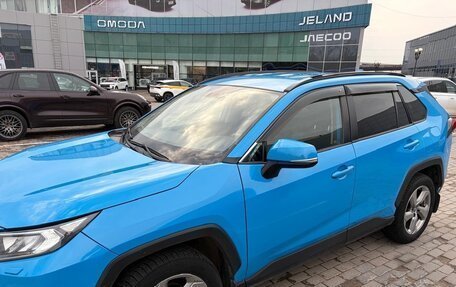 Toyota RAV4, 2020 год, 2 999 999 рублей, 8 фотография