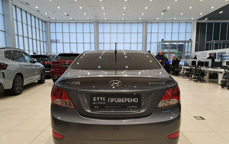 Hyundai Solaris II рестайлинг, 2013 год, 650 000 рублей, 10 фотография