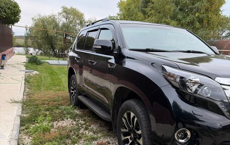 Toyota Land Cruiser Prado 150 рестайлинг 2, 2015 год, 4 000 000 рублей, 2 фотография
