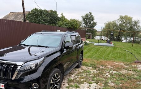 Toyota Land Cruiser Prado 150 рестайлинг 2, 2015 год, 4 000 000 рублей, 3 фотография