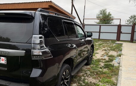 Toyota Land Cruiser Prado 150 рестайлинг 2, 2015 год, 4 000 000 рублей, 7 фотография