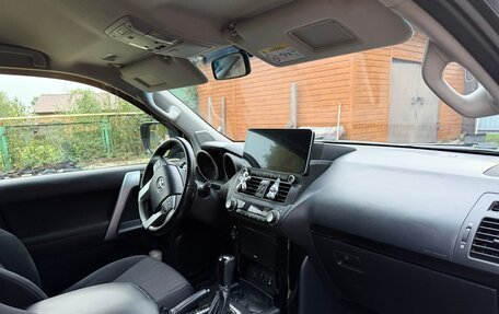Toyota Land Cruiser Prado 150 рестайлинг 2, 2015 год, 4 000 000 рублей, 8 фотография
