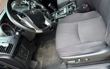 Toyota Land Cruiser Prado 150 рестайлинг 2, 2015 год, 4 000 000 рублей, 11 фотография