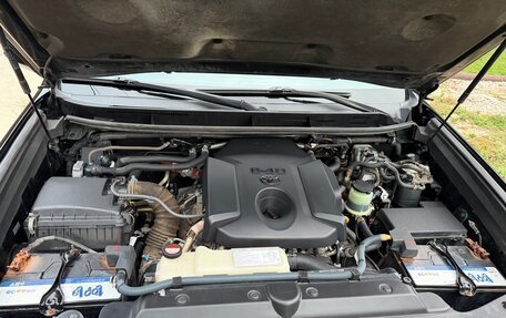 Toyota Land Cruiser Prado 150 рестайлинг 2, 2015 год, 4 000 000 рублей, 15 фотография