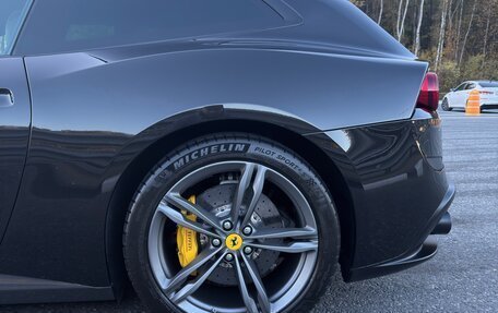 Ferrari GTC4Lusso, 2017 год, 18 000 000 рублей, 4 фотография