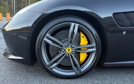 Ferrari GTC4Lusso, 2017 год, 18 000 000 рублей, 3 фотография