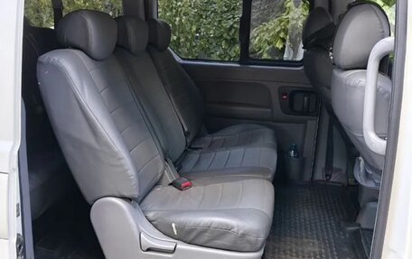 Hyundai H-1 II рестайлинг, 2010 год, 1 100 000 рублей, 3 фотография