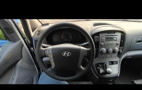 Hyundai H-1 II рестайлинг, 2010 год, 1 100 000 рублей, 5 фотография