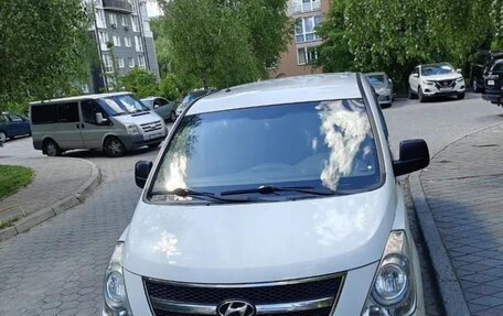 Hyundai H-1 II рестайлинг, 2010 год, 1 100 000 рублей, 6 фотография