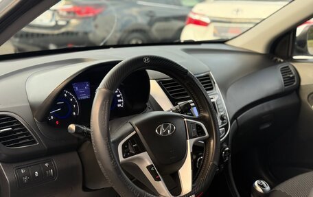 Hyundai Solaris II рестайлинг, 2011 год, 690 000 рублей, 14 фотография
