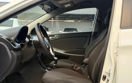 Hyundai Solaris II рестайлинг, 2011 год, 690 000 рублей, 13 фотография