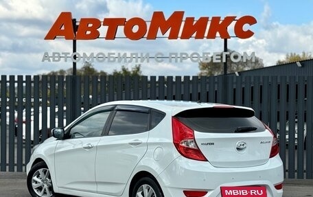 Hyundai Solaris II рестайлинг, 2011 год, 690 000 рублей, 4 фотография