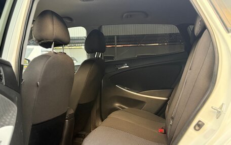 Hyundai Solaris II рестайлинг, 2011 год, 690 000 рублей, 19 фотография