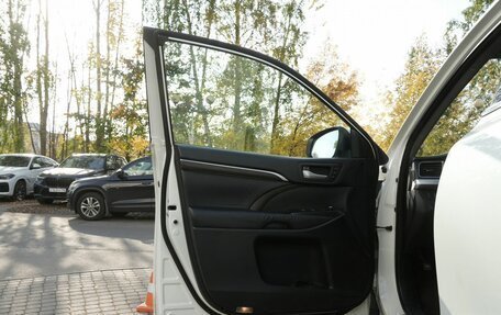 Toyota Highlander III, 2014 год, 2 490 000 рублей, 7 фотография