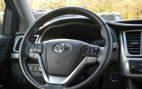 Toyota Highlander III, 2014 год, 2 490 000 рублей, 15 фотография