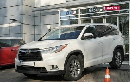 Toyota Highlander III, 2014 год, 2 490 000 рублей, 2 фотография