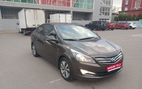 Hyundai Solaris II рестайлинг, 2015 год, 950 000 рублей, 3 фотография
