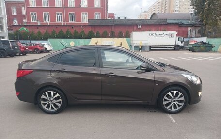 Hyundai Solaris II рестайлинг, 2015 год, 950 000 рублей, 5 фотография