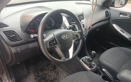 Hyundai Solaris II рестайлинг, 2015 год, 950 000 рублей, 18 фотография