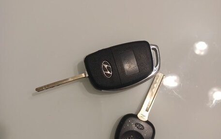 Hyundai Solaris II рестайлинг, 2015 год, 950 000 рублей, 31 фотография