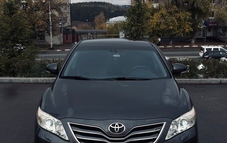 Toyota Camry, 2011 год, 1 300 000 рублей, 1 фотография