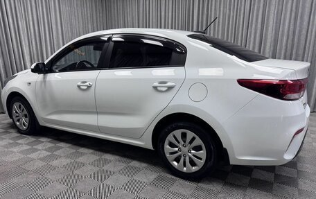 KIA Rio IV, 2017 год, 1 020 000 рублей, 10 фотография