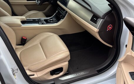 Jaguar XF II, 2016 год, 2 700 000 рублей, 17 фотография