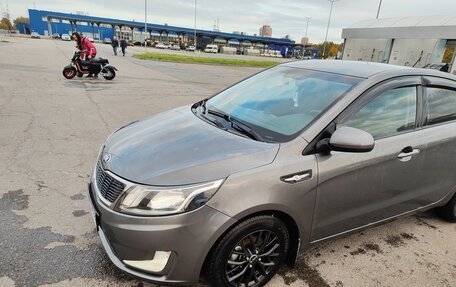 KIA Rio III рестайлинг, 2013 год, 750 000 рублей, 2 фотография