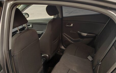 KIA Rio III рестайлинг, 2013 год, 750 000 рублей, 28 фотография