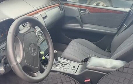 Mercedes-Benz E-Класс, 1998 год, 650 000 рублей, 4 фотография