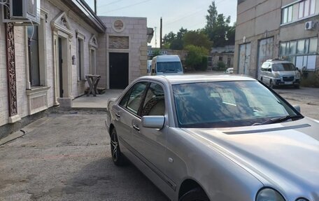 Mercedes-Benz E-Класс, 1998 год, 650 000 рублей, 15 фотография
