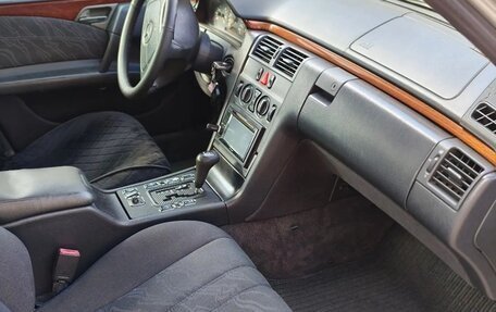 Mercedes-Benz E-Класс, 1998 год, 650 000 рублей, 22 фотография